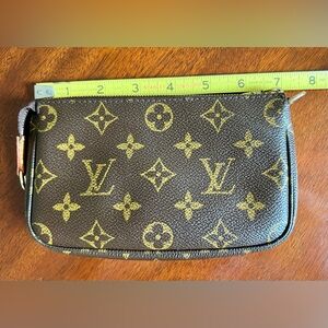 Small Authentic Louis Vuitton Pouch Monogram Vintage Good Condition
